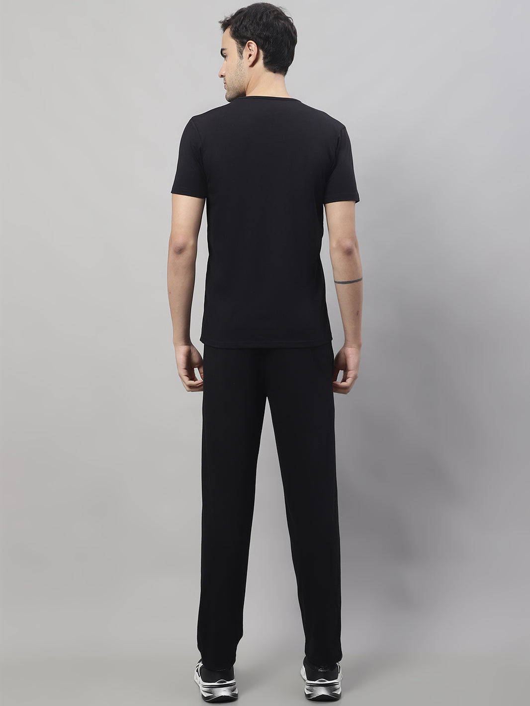 Mack Jonney Black Cotton Solid Co-ord Set Tracksuit For Men(Zip On 1 Side Pocket)