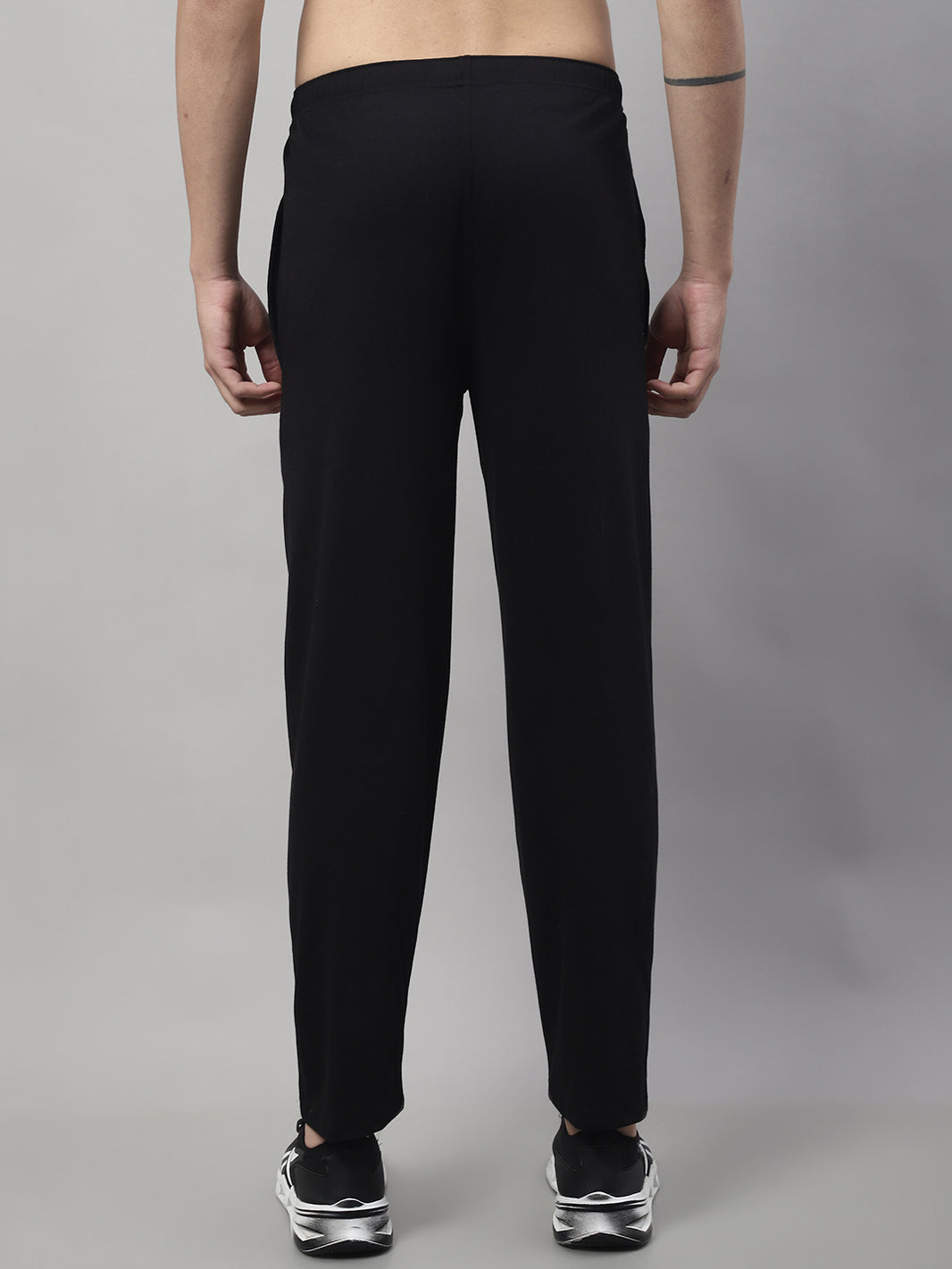 Mack Jonney Black Regular fit Cotton Trackpant for Men