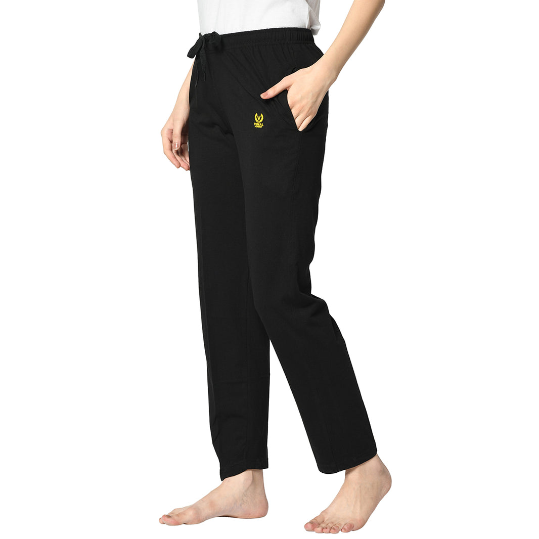 Mack Jonney Black Trackpant For Women's